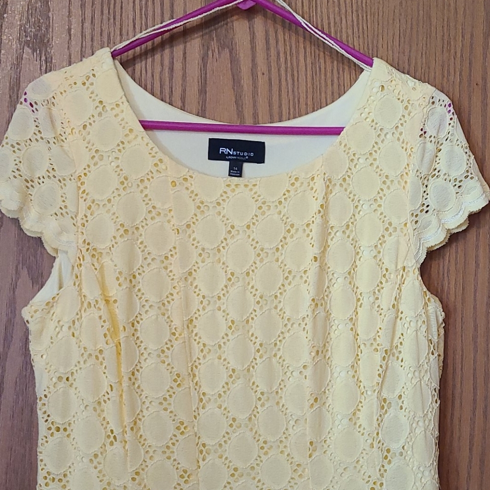 Dress - Picture 2 of 4